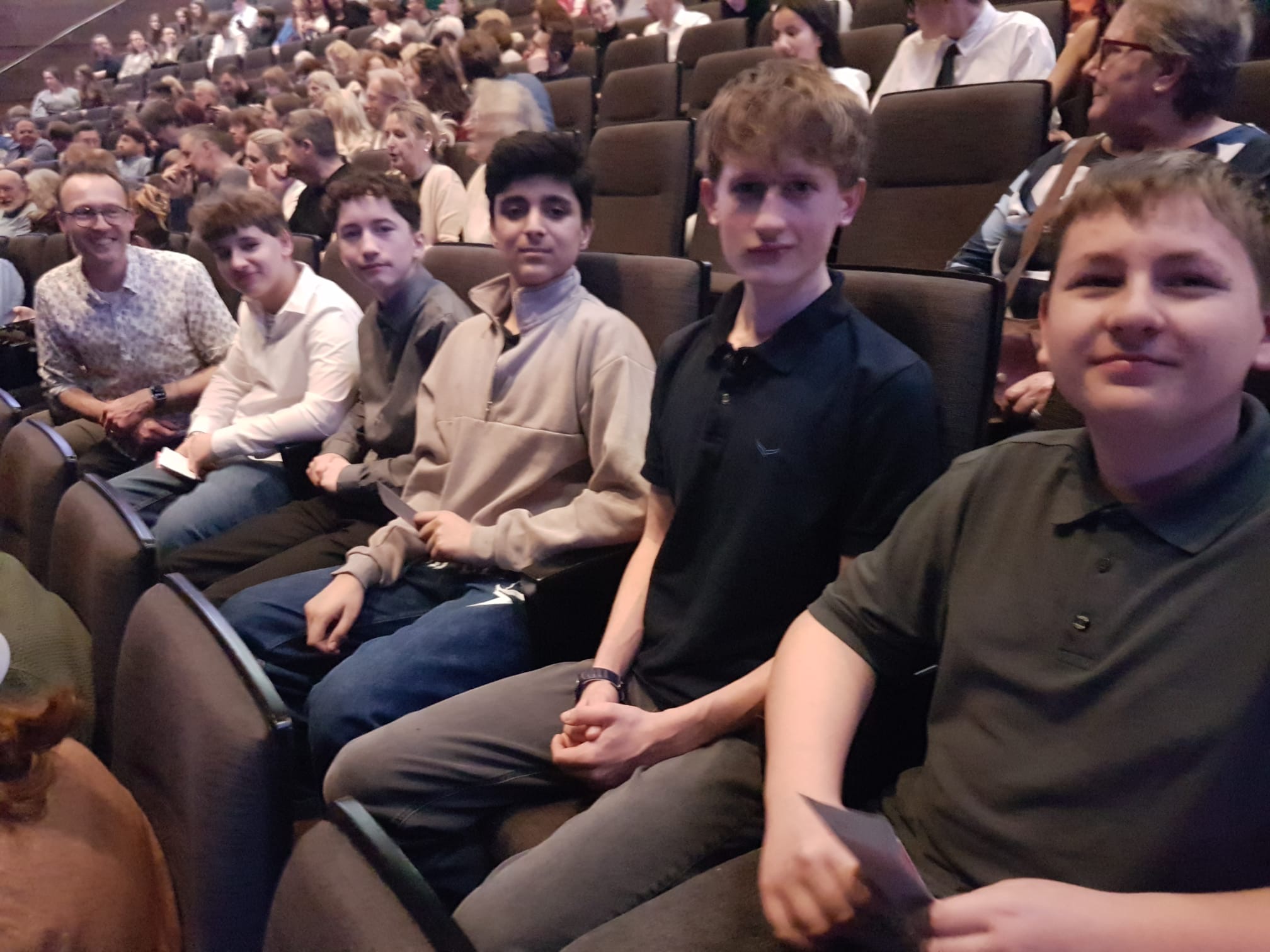 8. Klasse der Mittelschule Rednitzhembach besucht das Staatstheater Nürnberg