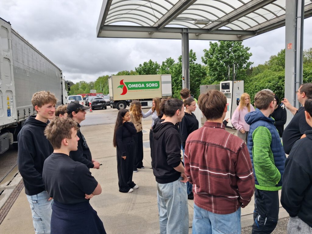 Betriebserkundung der 8a bei Omega Sorg ​