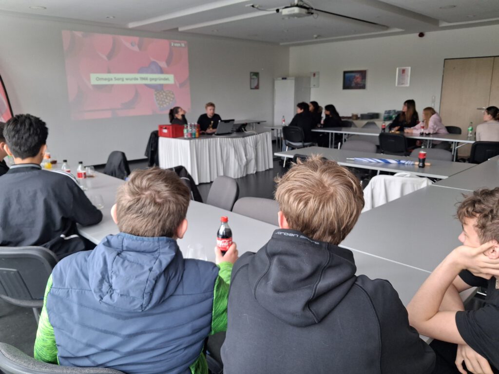 Betriebserkundung der 8a bei Omega Sorg ​